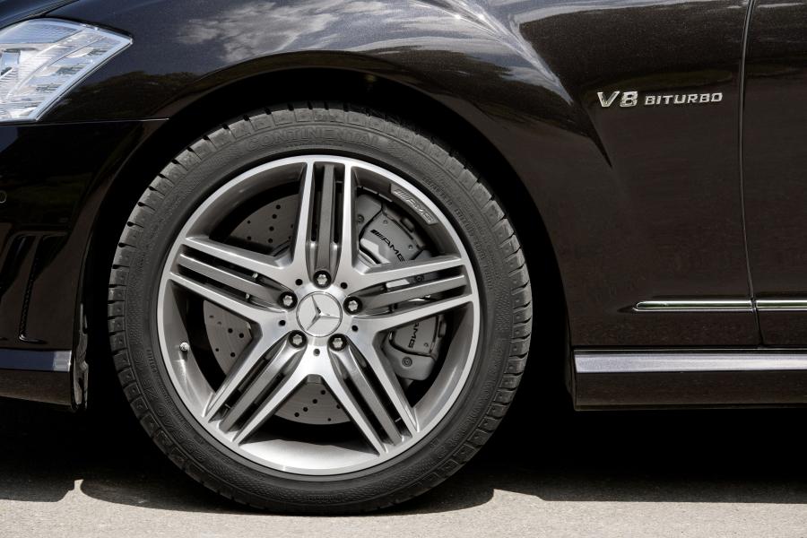  Mercedes-Benz S63 AMG 2010 года  (фото 15 из 24)